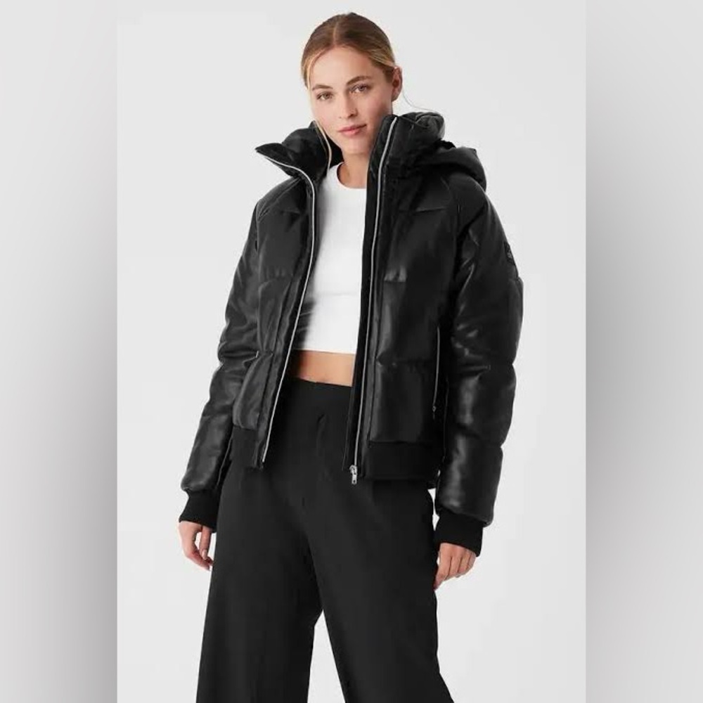 Alo Yoga Faux Leather Boss Puffer | Black | Size M